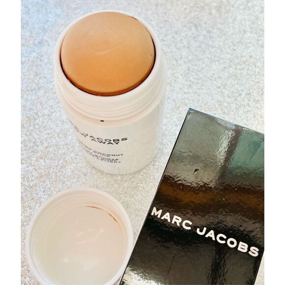 Marc Jacobs Beauty Glow Away Bronzing Coconut Body Stick Tan-Tastic 14 Tanning - Picture 2 of 5